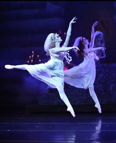 Kellyn Sutton — Classical dancer, United States