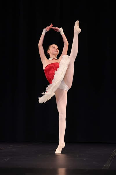 Justine CHAUVEL — Classical dancer, France