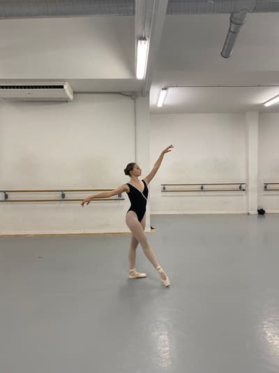Juliette Hurst — Classical dancer, Spain
