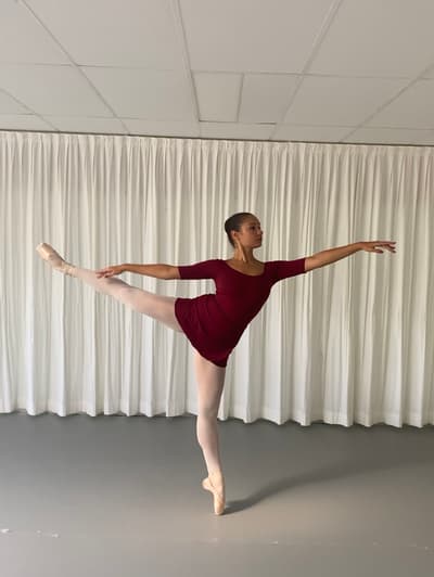 Laura Hambacher — Classical dancer, France
