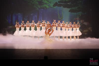 Jesse Huang — Classical dancer, Singapore