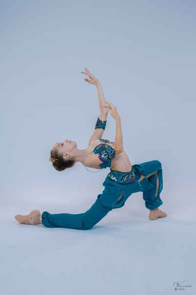CLAUDIA GRAU SAIZ — Classical dancer, Murcia, Spain