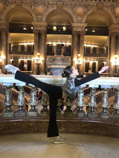 Nicole cruz Cerda caviglia — Classical dancer, Argentina