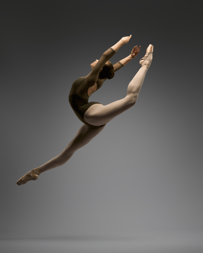 Eliza Riley — Classical dancer