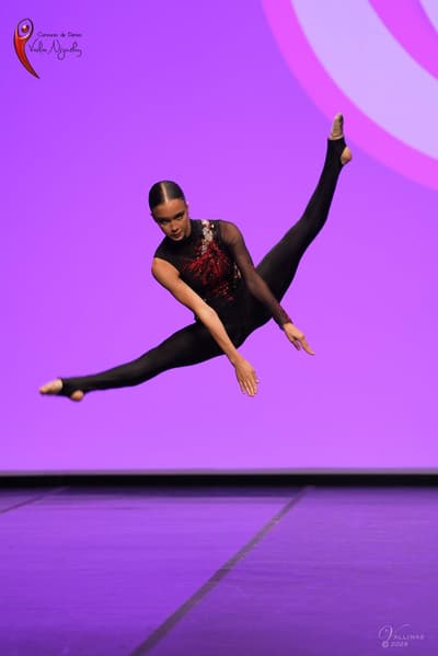 Luci Costa donea — Acrodance dancer, Valencia, Spain
