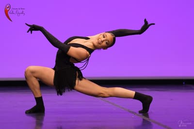 Luci Costa donea — Acrodance dancer, Valencia, Spain
