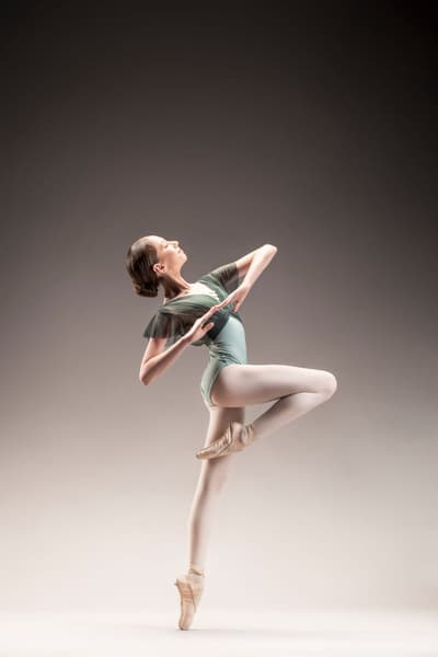 Lucia Kovacs Zacur — Contemporary dancer, Paraguay
