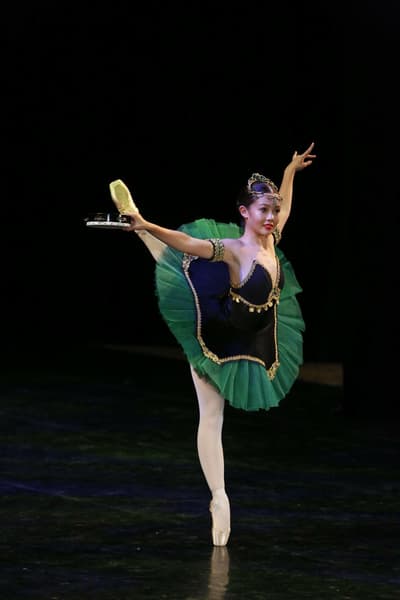 Julia Hughes — Classical dancer, United States