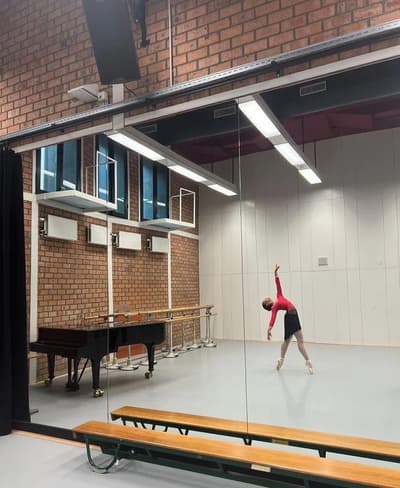 Cloe Bolopo — Classical dancer, Spain