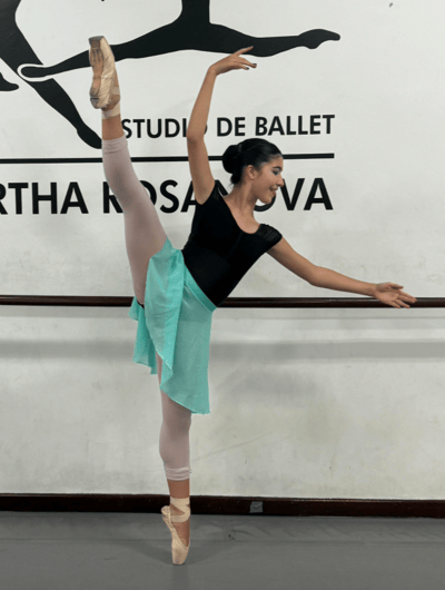 Larissa Fugita — Classical dancer
