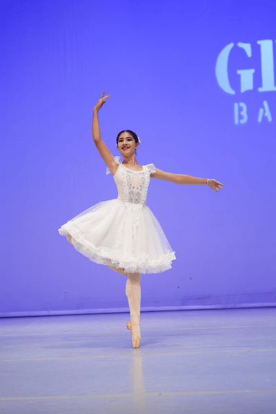 Larissa Fugita — Classical dancer