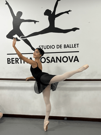 Larissa Fugita — Classical dancer