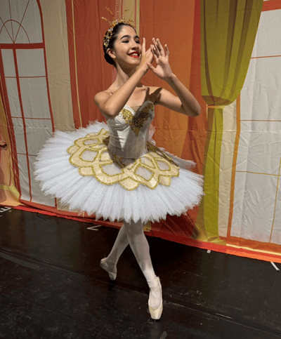 Larissa Fugita — Classical dancer