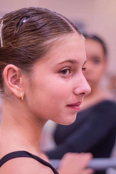 Isis Nechar — Classical dancer, Brazil