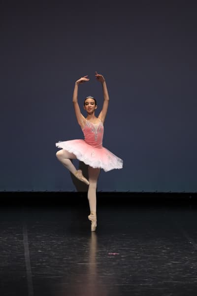 Isabella Ventura Bolívar — dancer, Spain