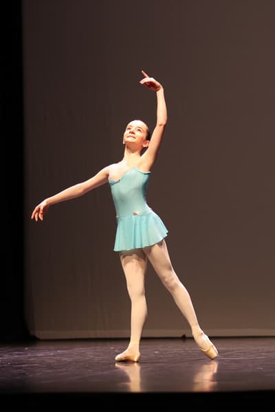 Alizé Valencony — Classical dancer, France