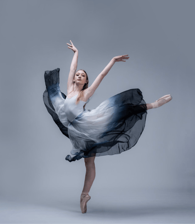 Isabella Klemowits — Classical dancer