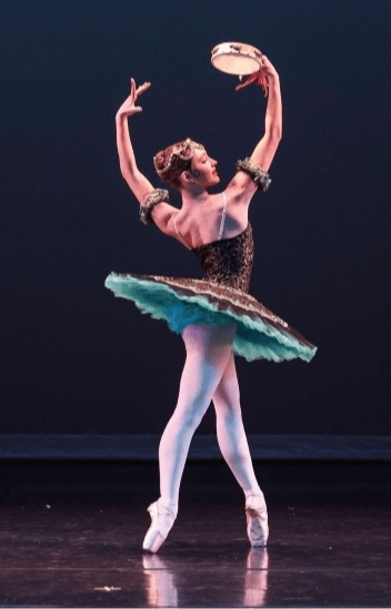 Isabella Klemowits — Classical dancer