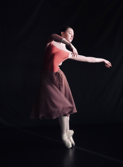 Isabella Klemowits — Classical dancer