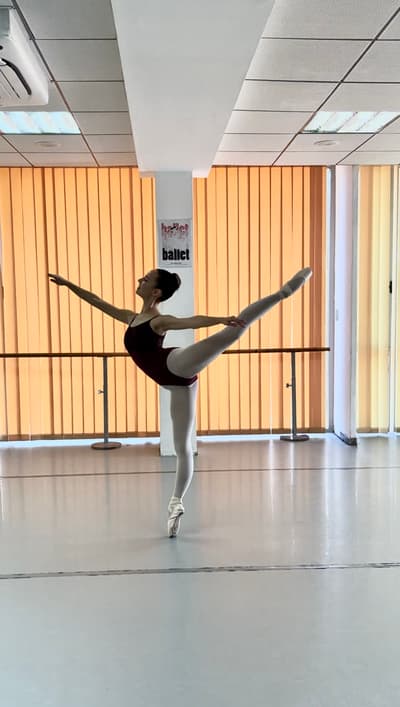 Laura Flores González — Classical dancer, Spain