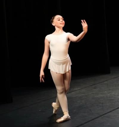 Anouk Benoliel — Classical dancer, France