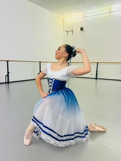 Anouk Benoliel — Classical dancer, France