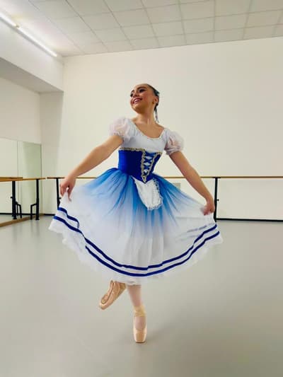 Anouk Benoliel — Classical dancer, France