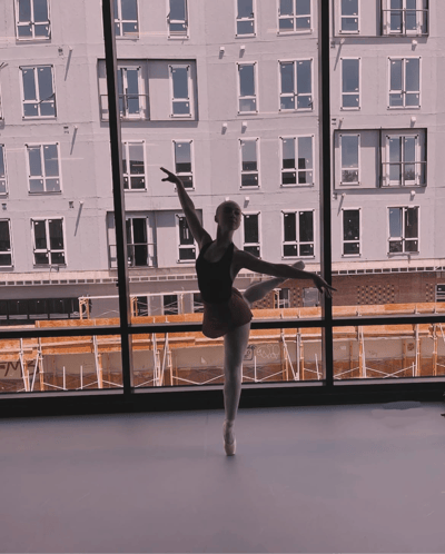 Molly Grealis — Classical dancer, United States