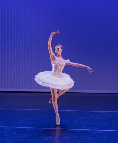 Holly Sellers — Classical dancer
