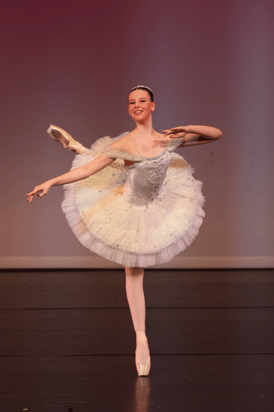 Holly Sellers — Classical dancer