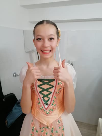 Kim Noemi Luu — Classical dancer, Italy