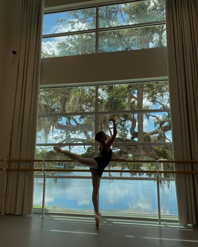 Mahia Fernandez — Classical dancer, Uruguay