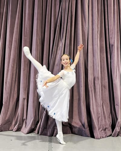 Adel Palfi — dancer