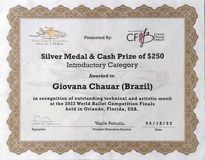 Giovana Chauar — Classical dancer