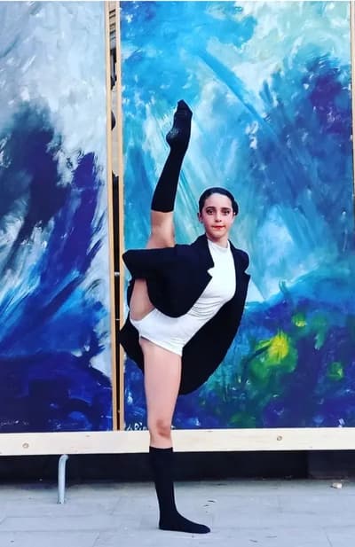 Emma Pellegrini — Contemporary dancer