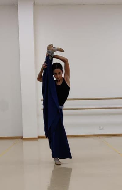 Emma Pellegrini — Contemporary dancer