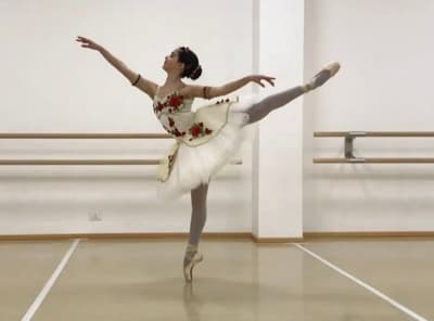 Emma Pellegrini — Contemporary dancer