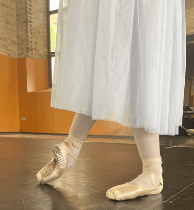 Jade contré — Classical dancer