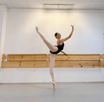 Jade contré — Classical dancer