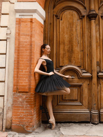 Jade contré — Classical dancer