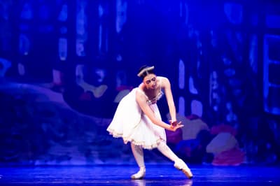 Iris Pereira — Classical dancer, Brazil