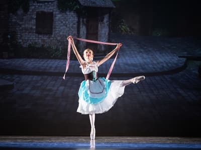 Luna Mazzocchini — Classical dancer, Italy