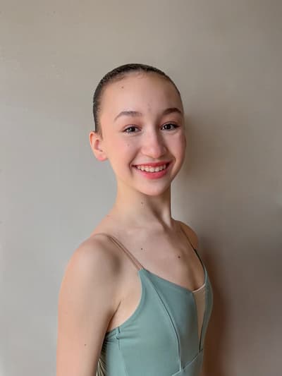 Ela kayabay — dancer, Türkiye