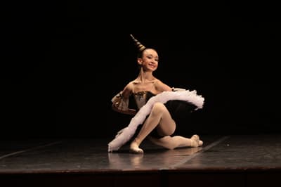 Ela kayabay — dancer, Türkiye