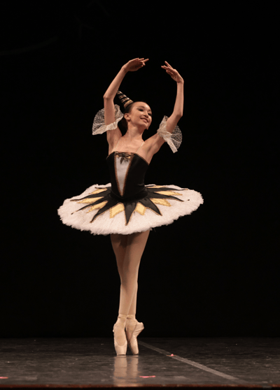Ela kayabay — dancer, Türkiye