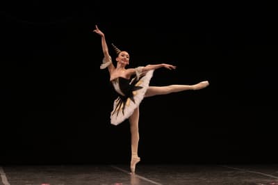 Ela kayabay — dancer, Türkiye