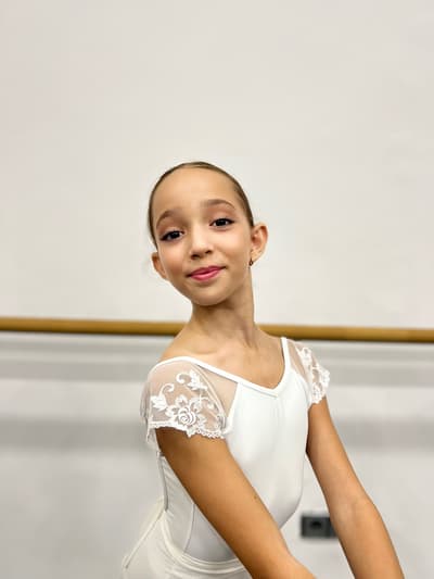 Valeria Dennis — Classical dancer, Spain