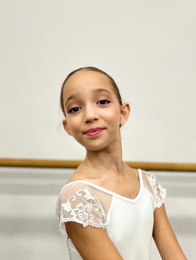 Valeria Dennis — Classical dancer, Spain