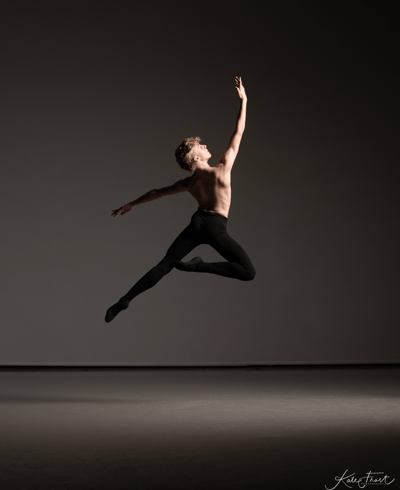 Thomas Kujawa — Classical dancer