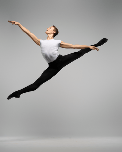 Matthys De Beer — Classical dancer